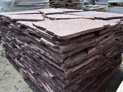 Плитняк лемезит бордовый для облицовки цоколя 20-25 мм  купить в Раменском