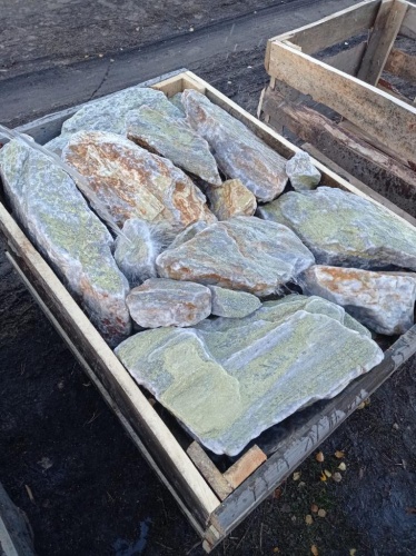 Златолит жёлтый, жёлто-зелёный глыбки и валуны для ланшафтного дизайна купить в Раменском