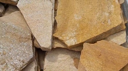 Плитняк златолит жёлтый для цоколя купить в Раменском
