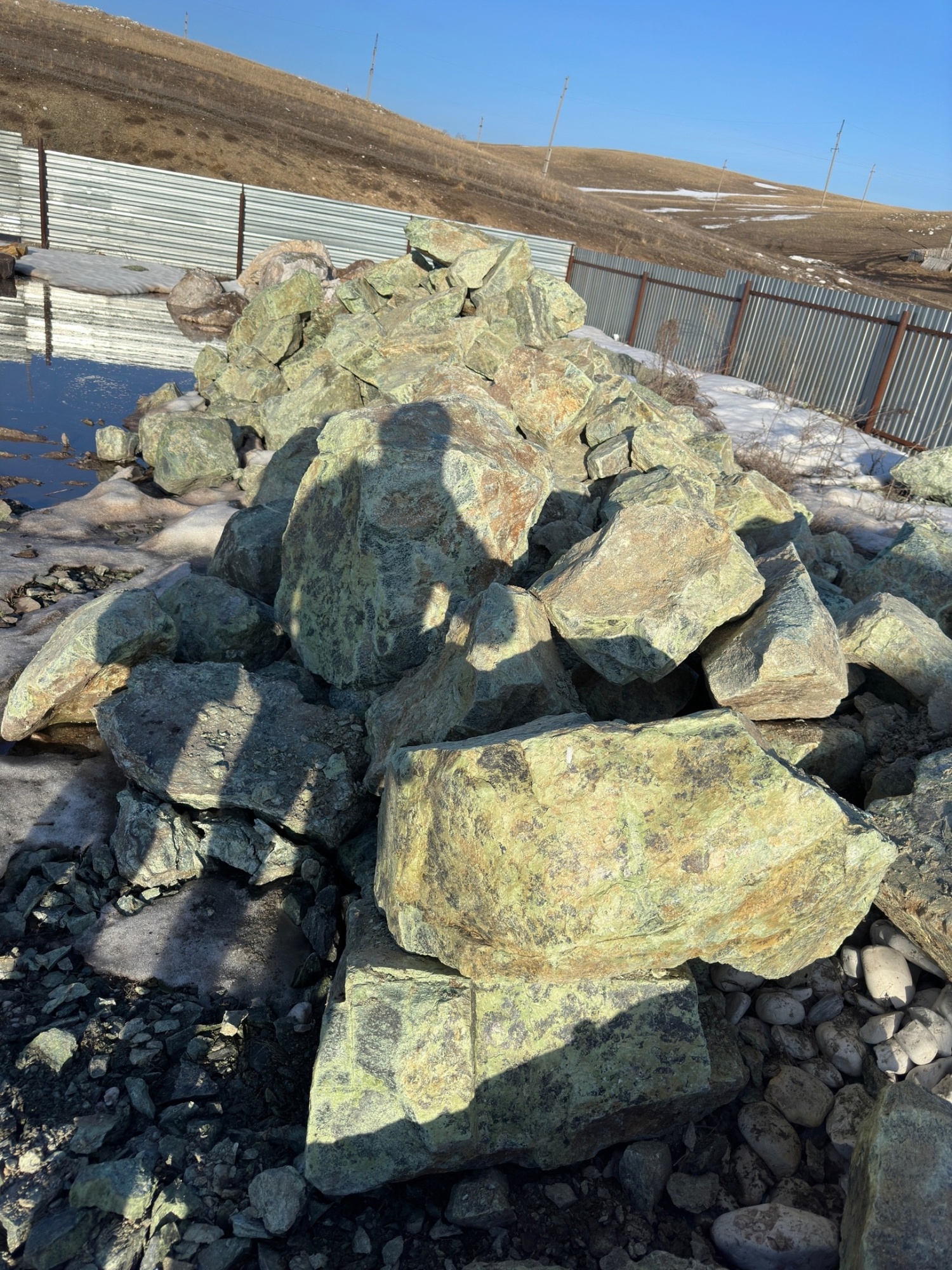 Камни для ландшафтного дизайна зелёные 10-60 килограмм купить в Раменском