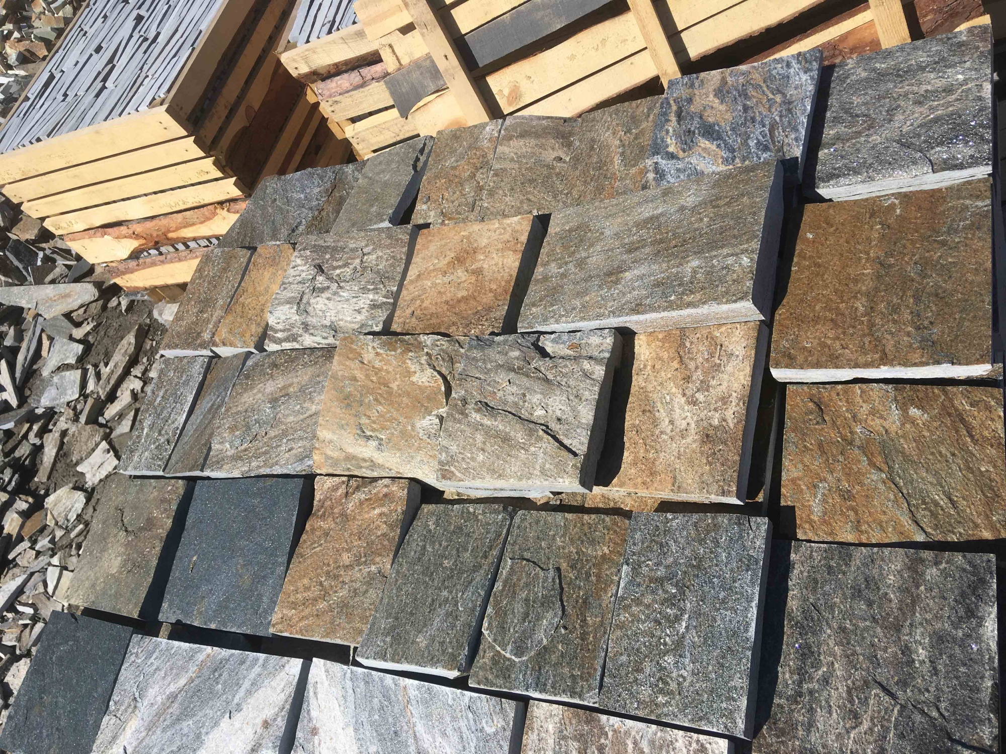 Плитка пилёная златолит Уральский для фасада купить в Раменском