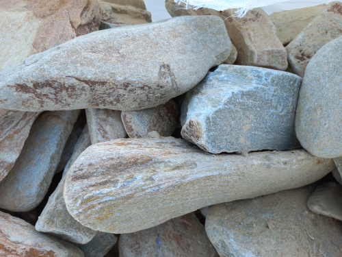 Златолит жёлтый, жёлто-зелёный глыбки и валуны для ланшафтного дизайна купить в Раменском