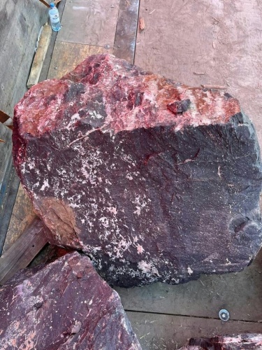 Камни для ландшафтного дизайна красно-фиолетовые 10-60 килограмм купить в Раменском