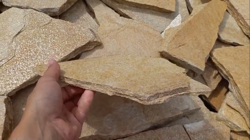 Плитняк златолит жёлтый для цоколя купить в Раменском